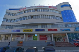 Сдаю торговое помещение  в ТЦ 21 век, пл.1000 кв. м,  на 5 этаже.